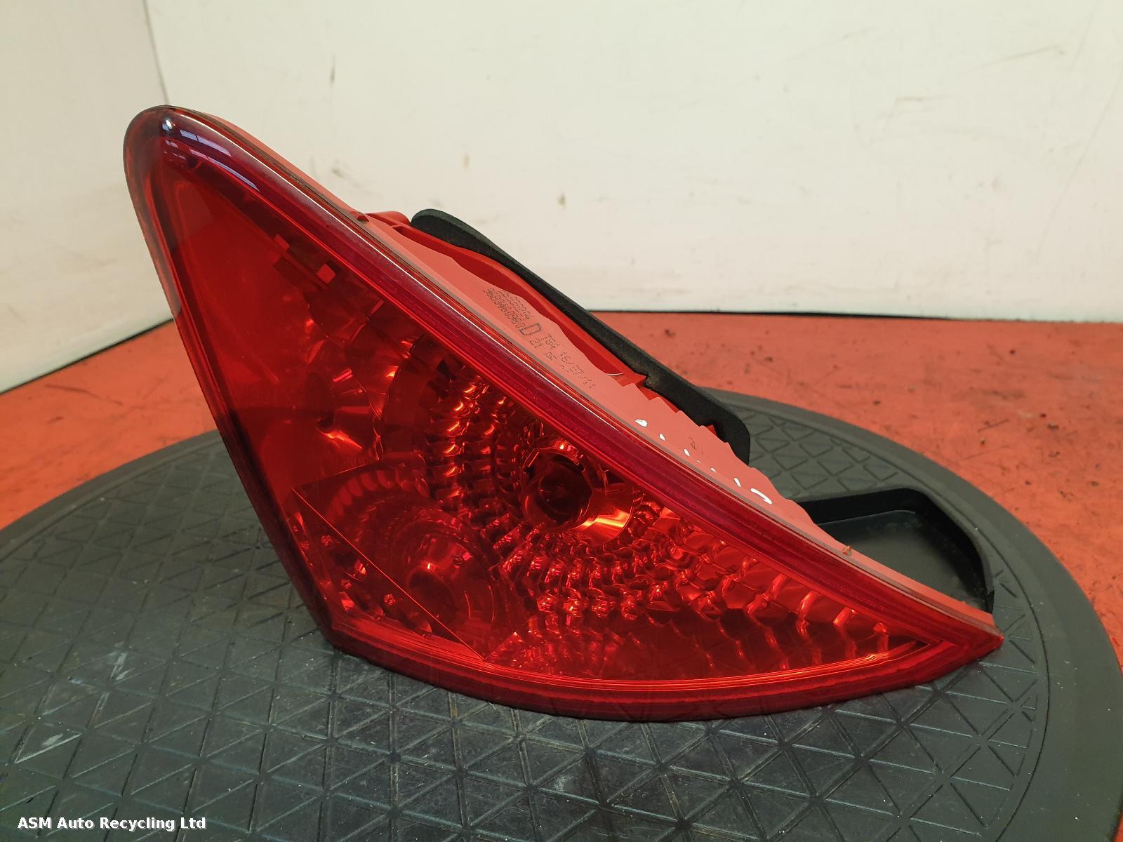 View Auto part R Taillight Peugeot 3008 2011