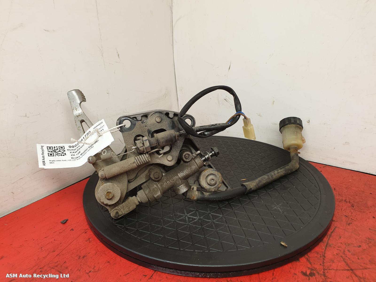 View Auto part Master Cylinder Kawasaki Zx 1000 2011