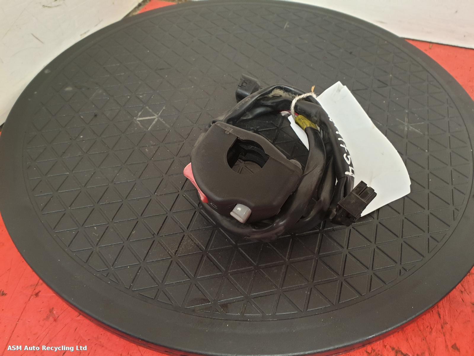View Auto part RH Switch Gear Kawasaki Zx 1000 2011