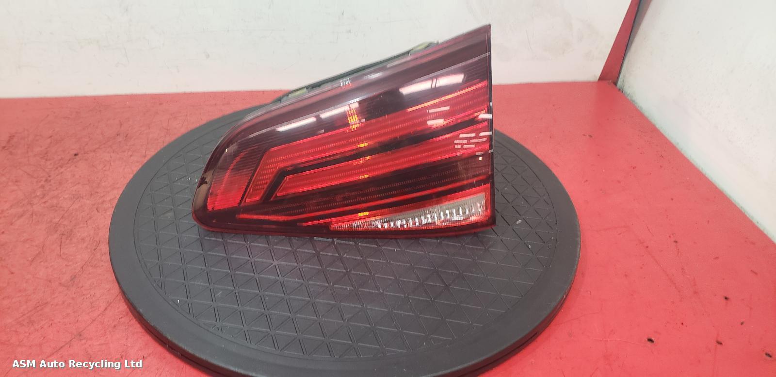 View Auto part R Taillight Volkswagen Golf 2017