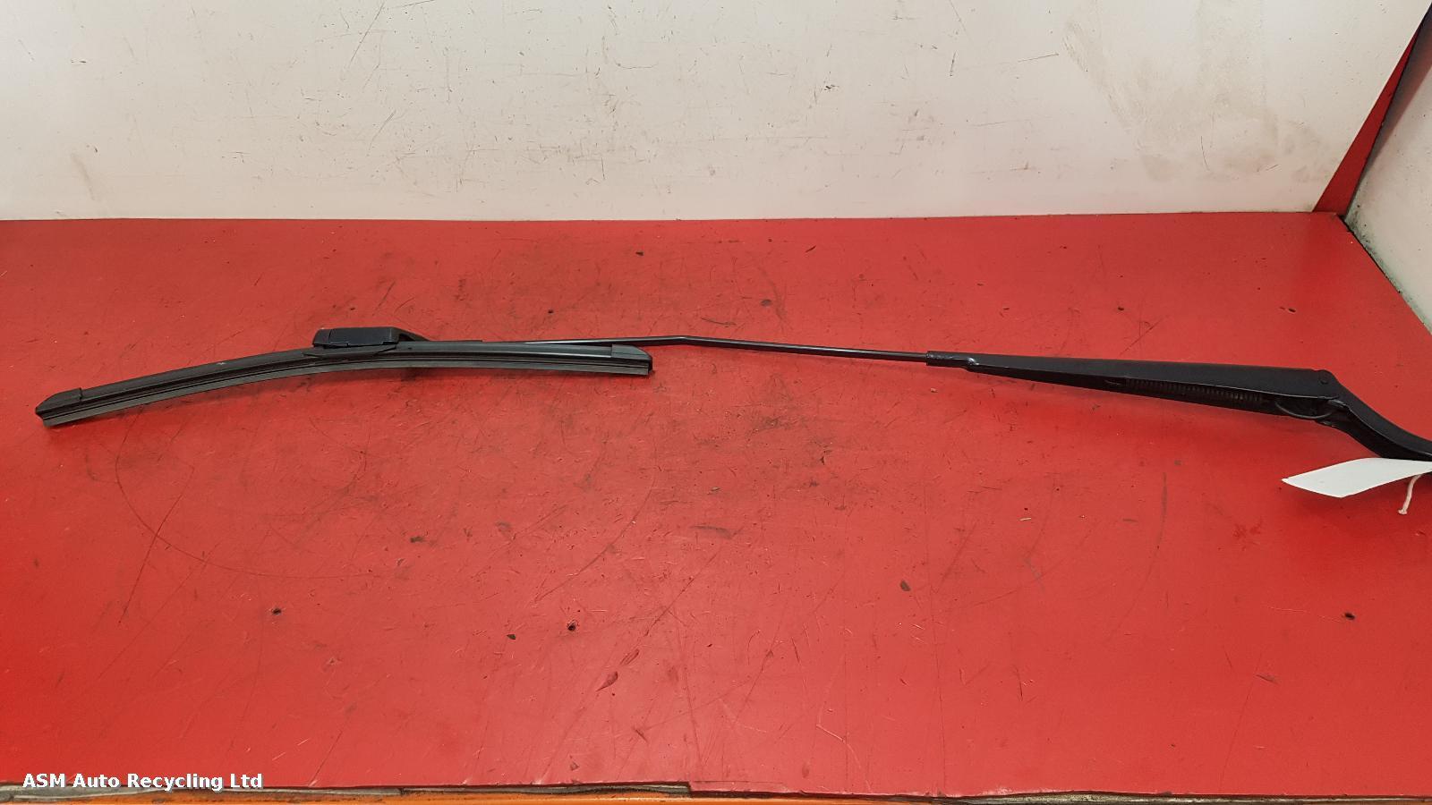 View Auto part Wiper Arm Peugeot 208 2018