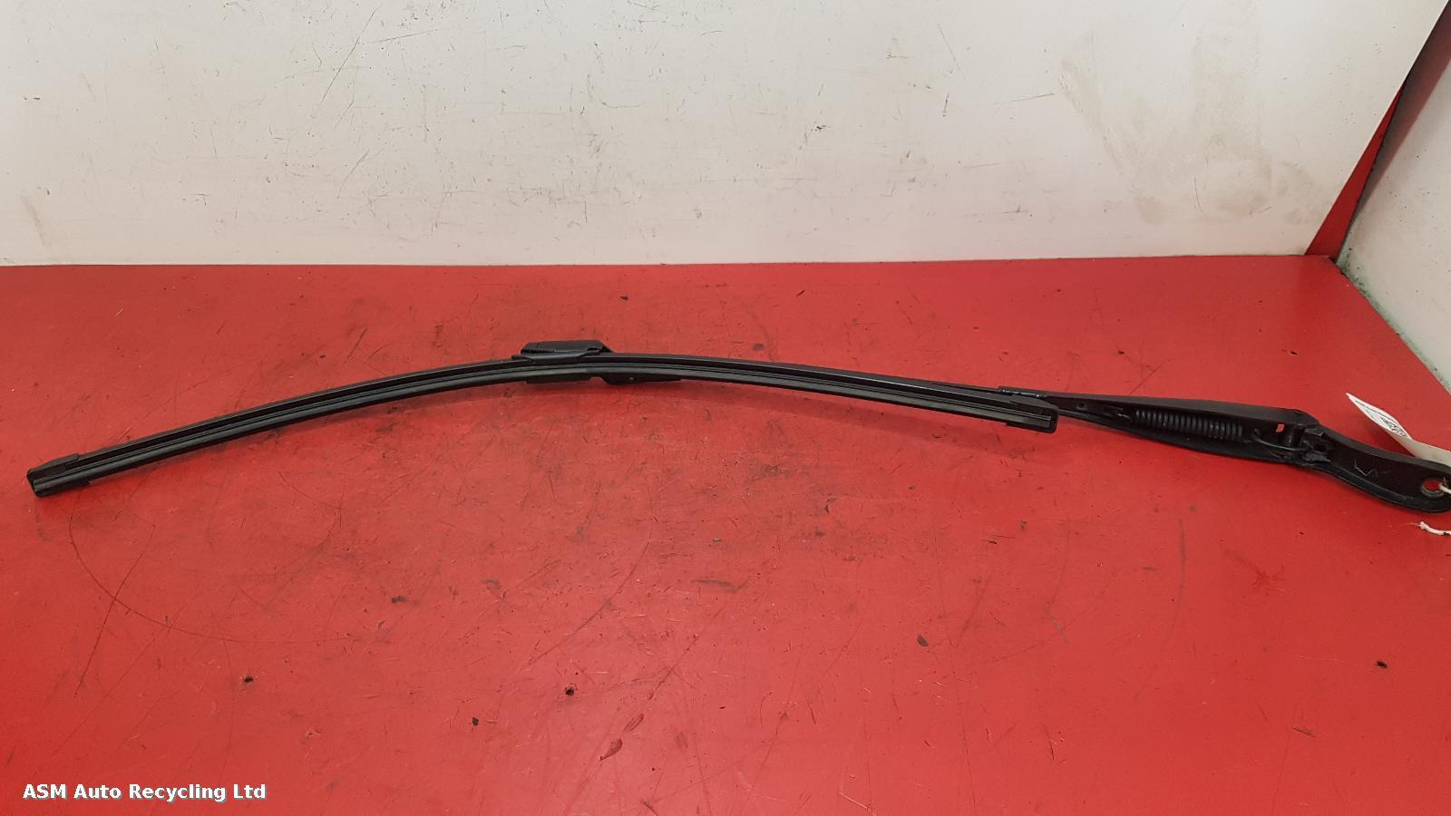 View Auto part Wiper Arm Peugeot 208 2018