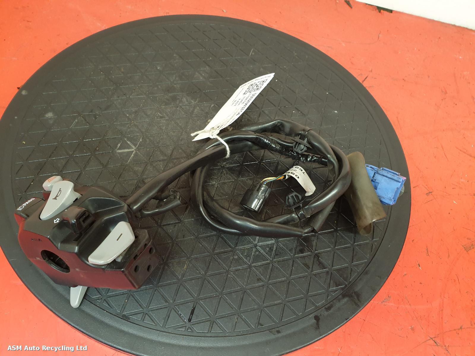 View Auto part LH Switch Gear Honda X-adv 2018