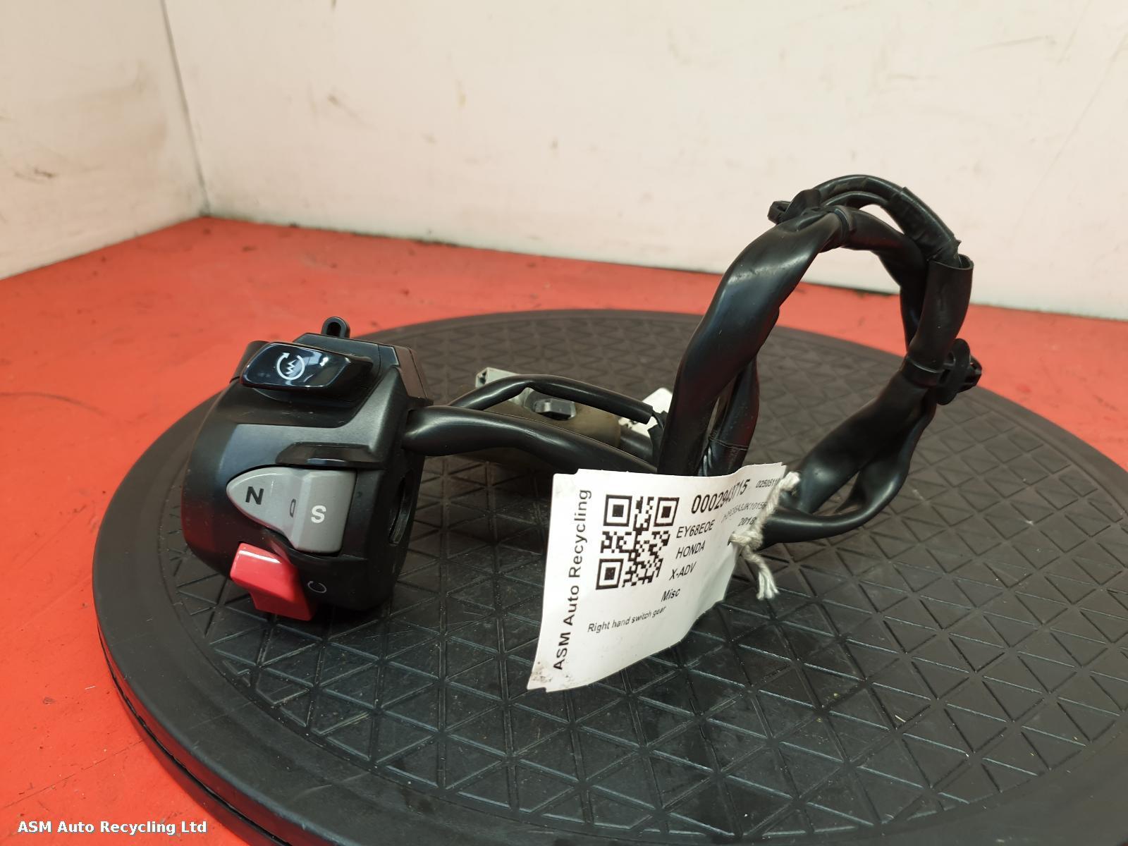 View Auto part RH Switch Gear Honda X-adv 2018
