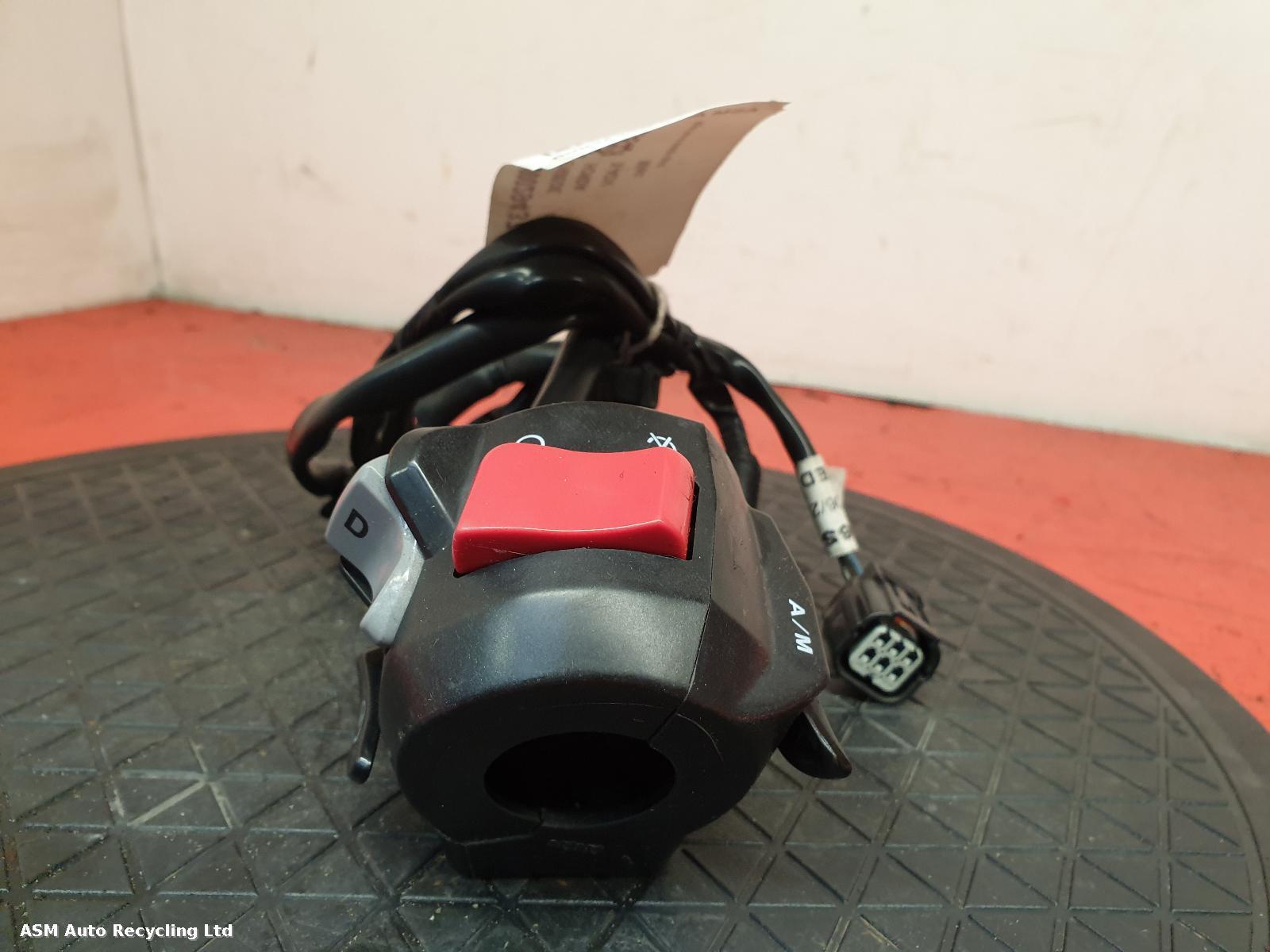 View Auto part RH Switch Gear Honda X-adv 2018