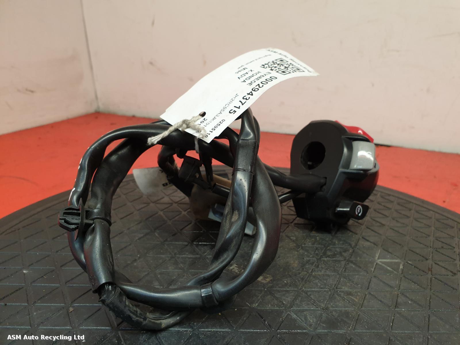 View Auto part RH Switch Gear Honda X-adv 2018