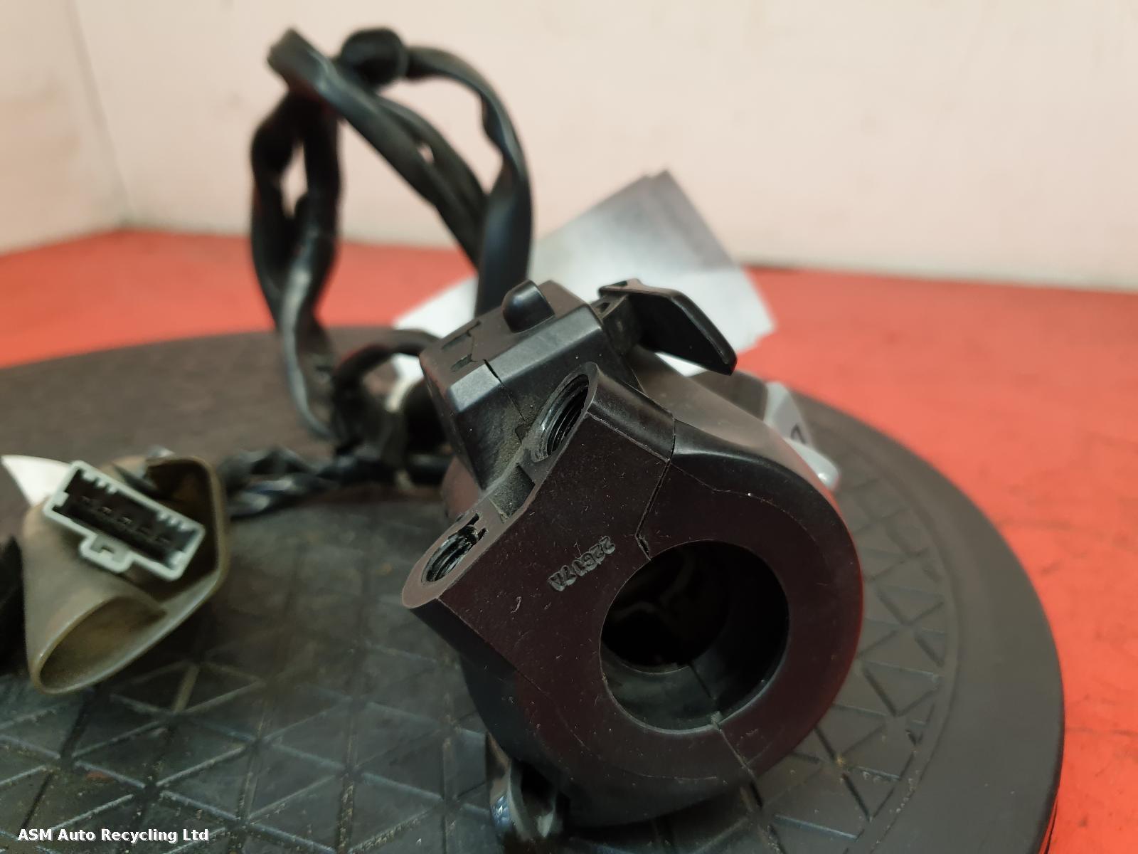 View Auto part RH Switch Gear Honda X-adv 2018