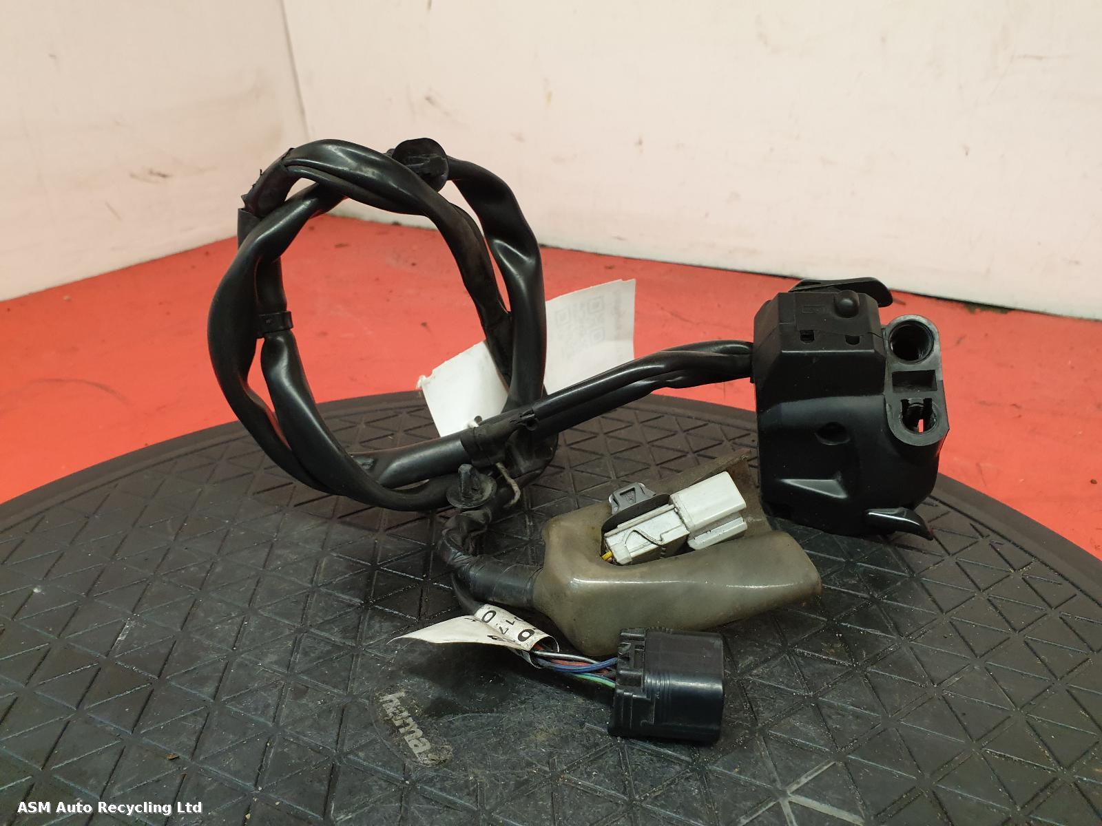 View Auto part RH Switch Gear Honda X-adv 2018