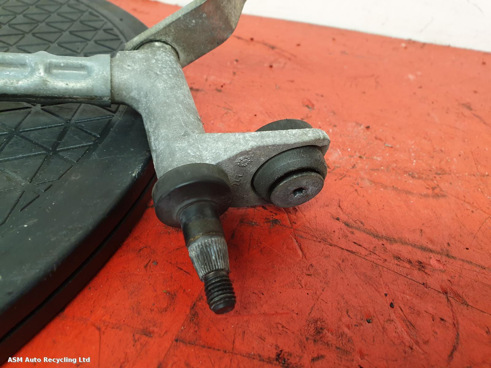 View Auto part Wiper Motor Front Volkswagen Golf 2017