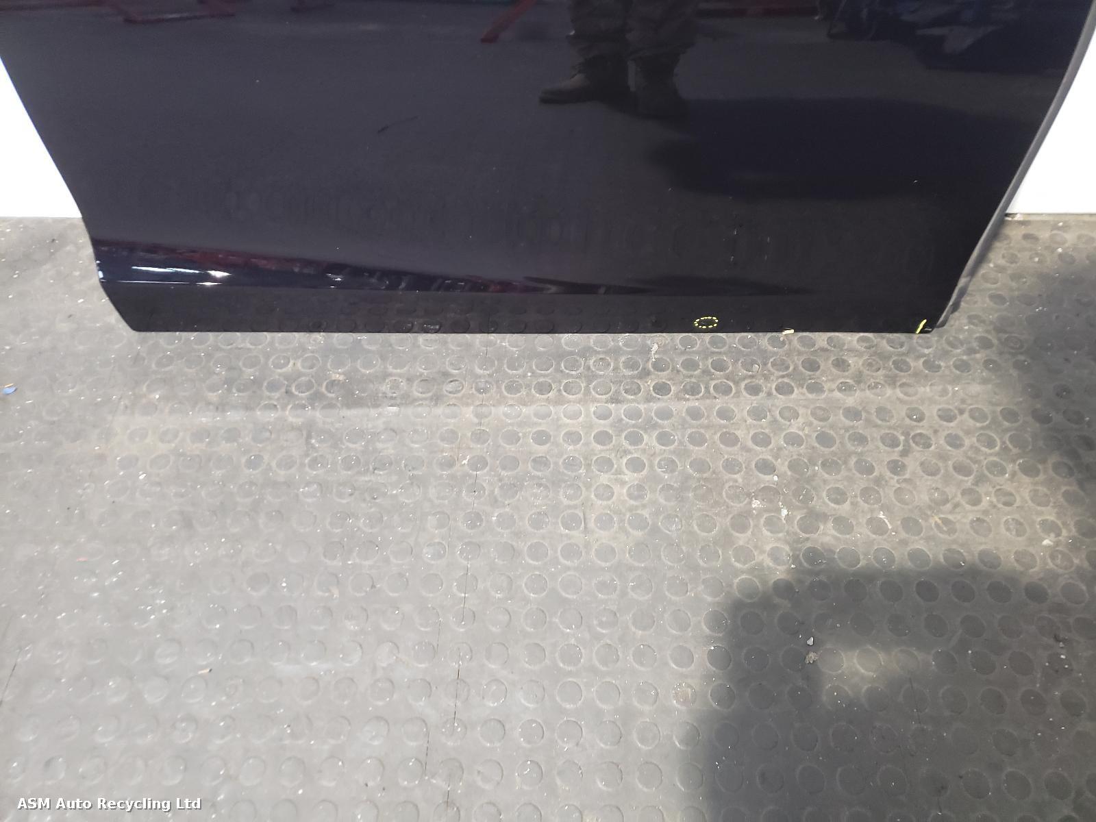 View Auto part R Front Door Tesla Model S 2016