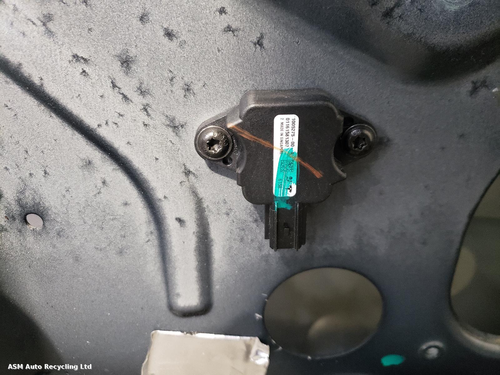 View Auto part R Front Door Tesla Model S 2016