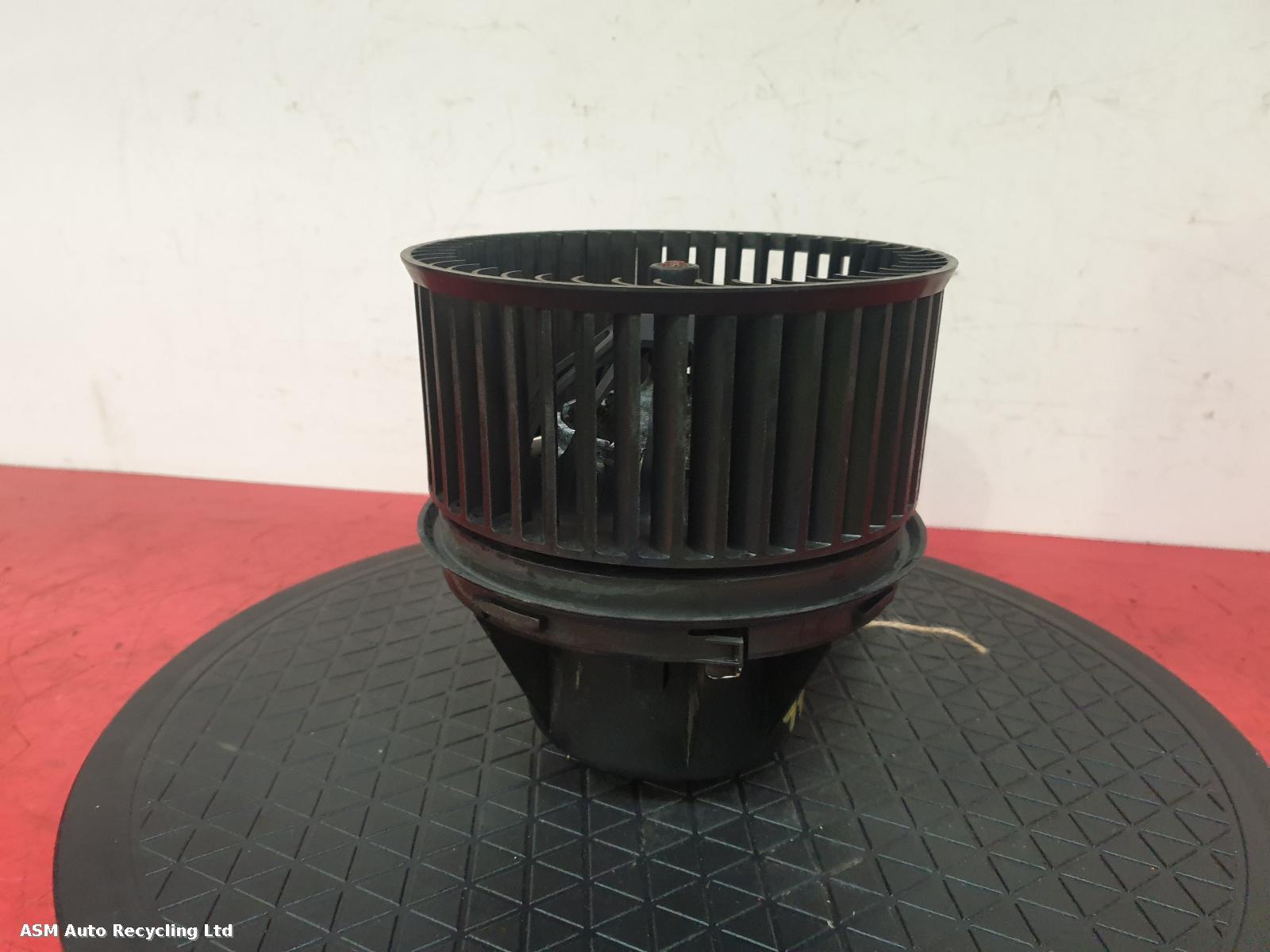 View Auto part Heater Motor/Assembly Volvo V40 2013