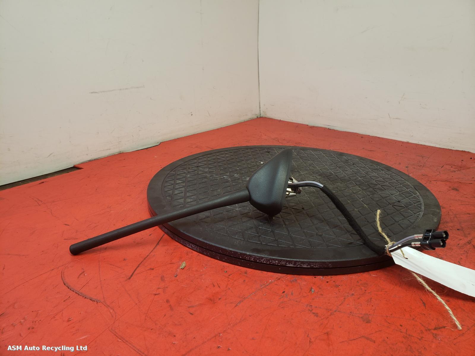 View Auto part Antenna Ford Fiesta 2018