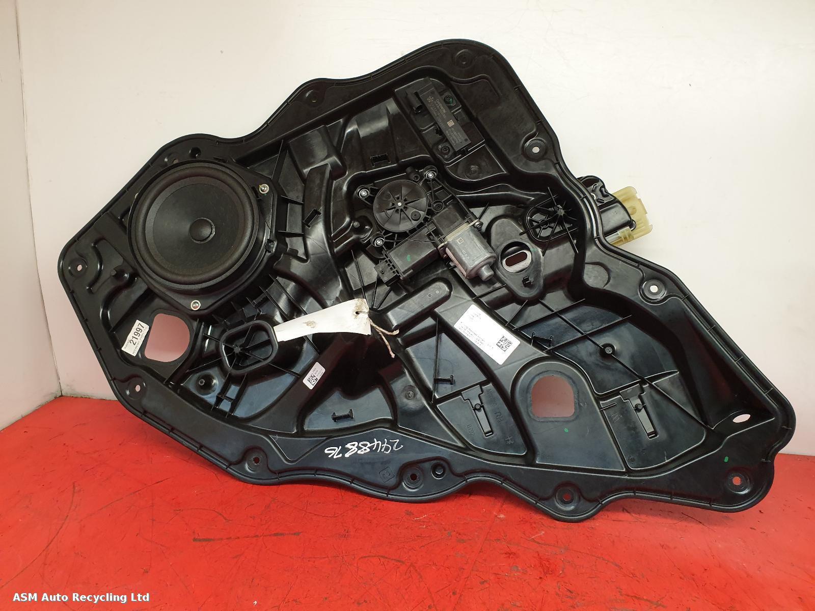 View Auto part RR Window Regulator Alfa Romeo Stelvio 2020