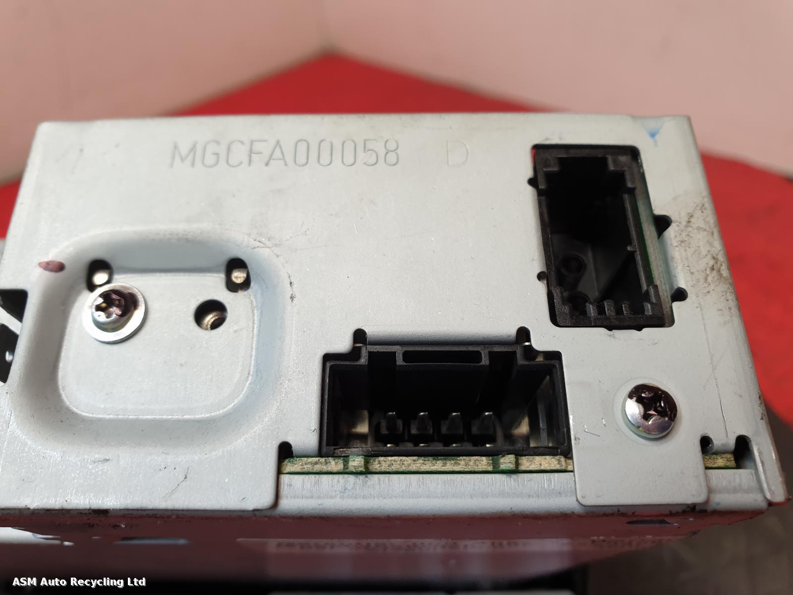 View Auto part CD Changer Audi A4 2008