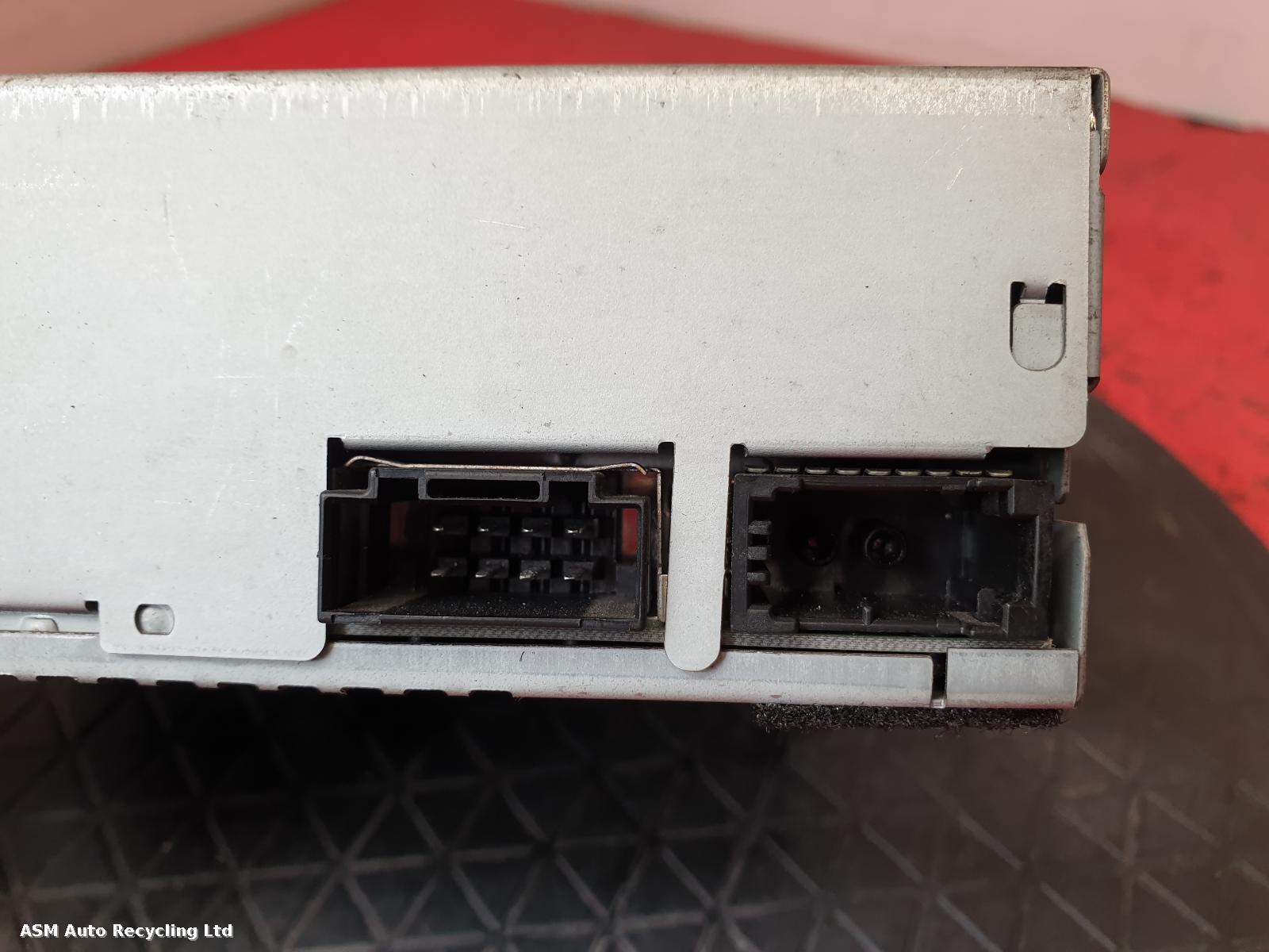 View Auto part CD Changer Audi A4 2008