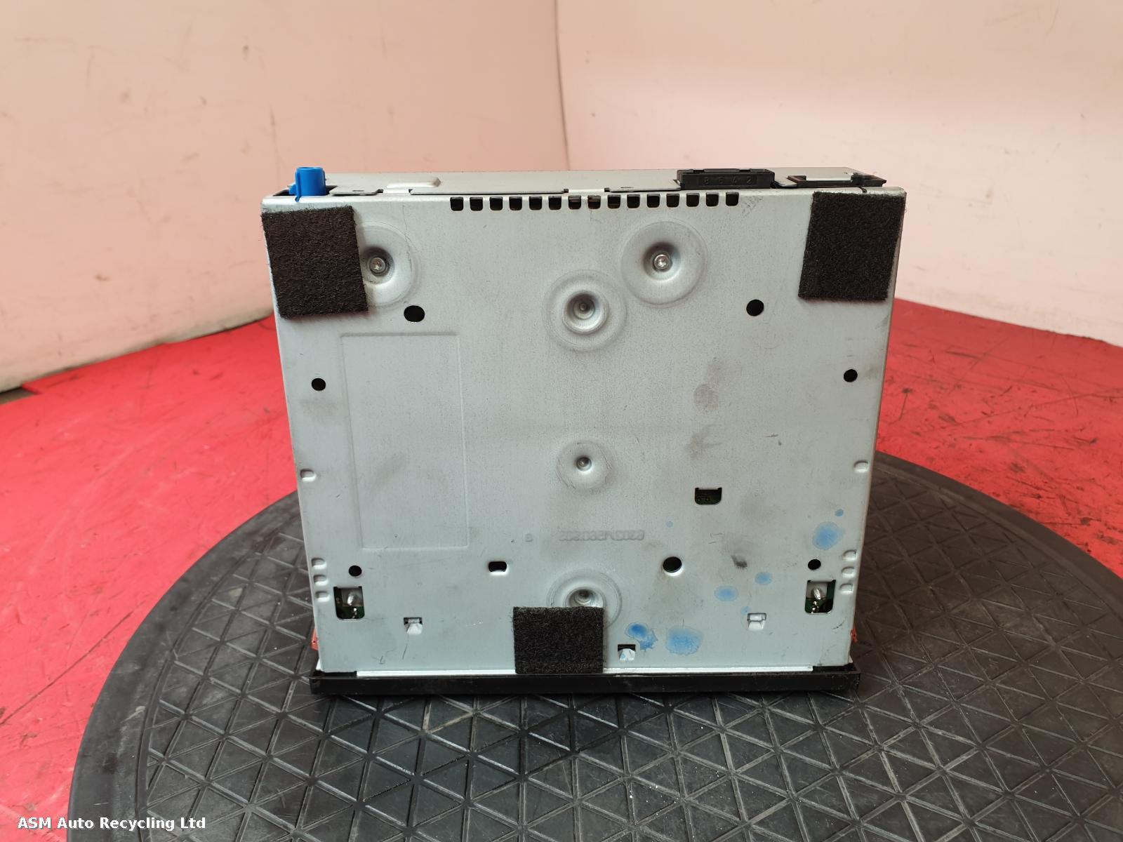 View Auto part CD Changer Audi A4 2008