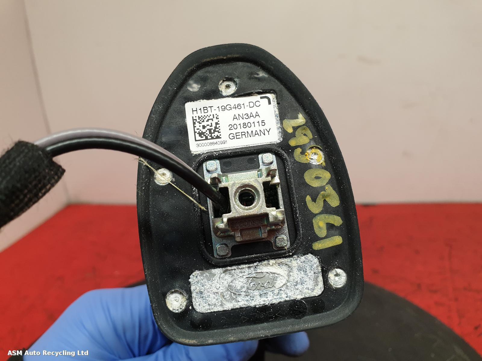 View Auto part Antenna Ford Fiesta 2018