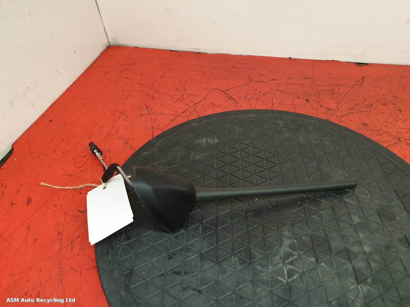 View Auto part Antenna Ford Fiesta 2018