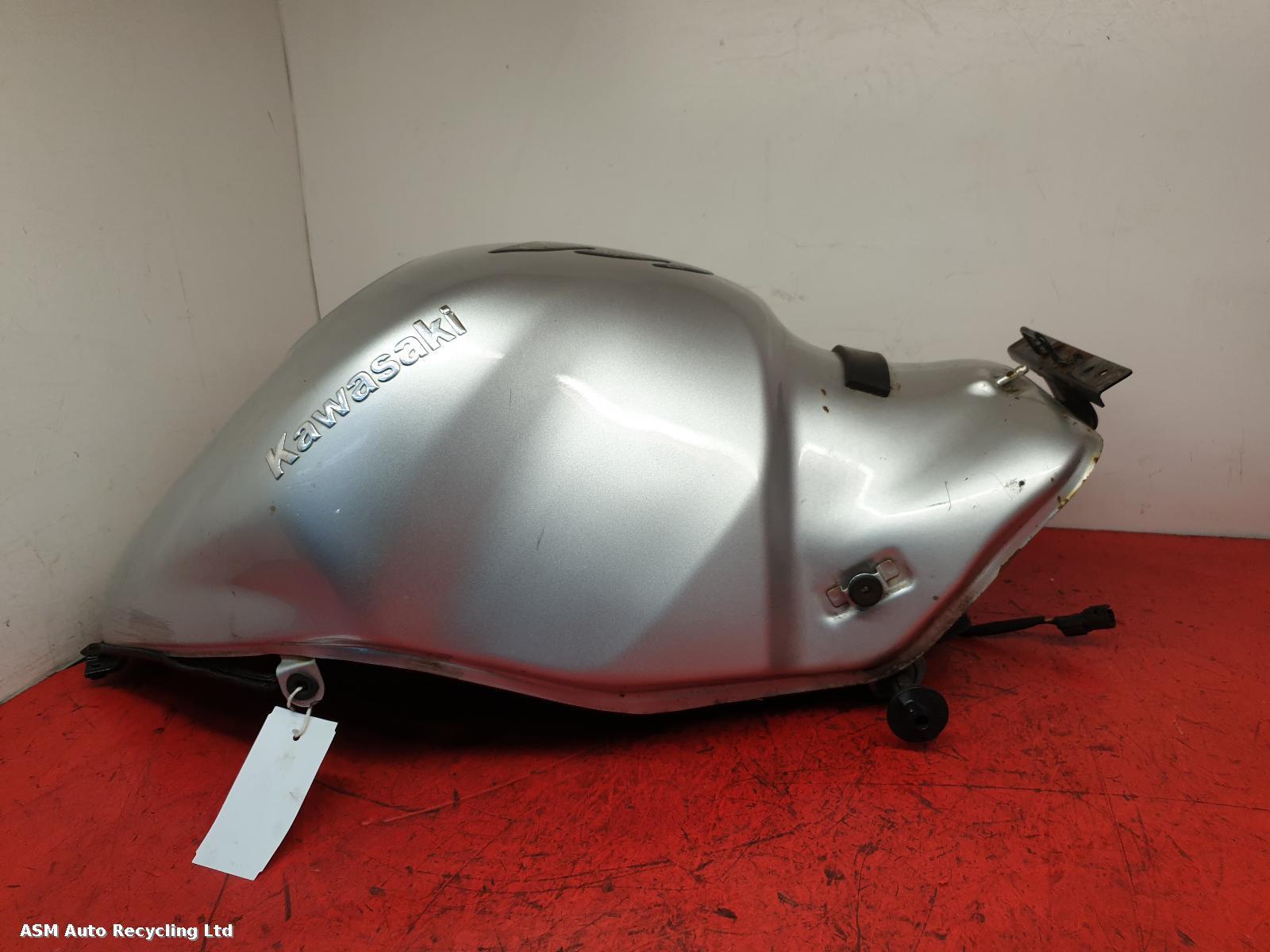 View Auto part Fuel Tank Kawasaki Zzr 1200 2002
