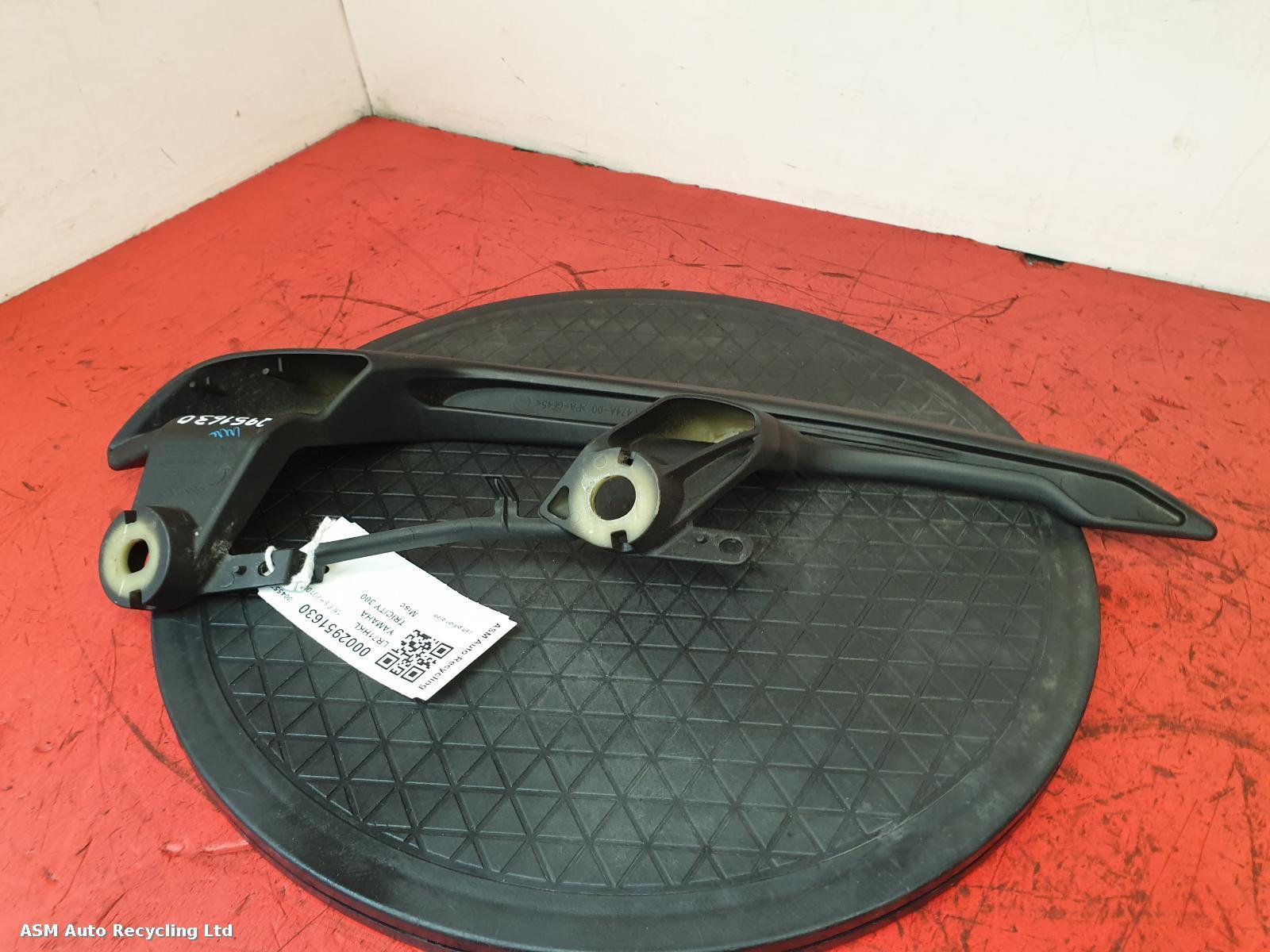 View Auto part Grab Handle Yamaha Tricity 300 2021