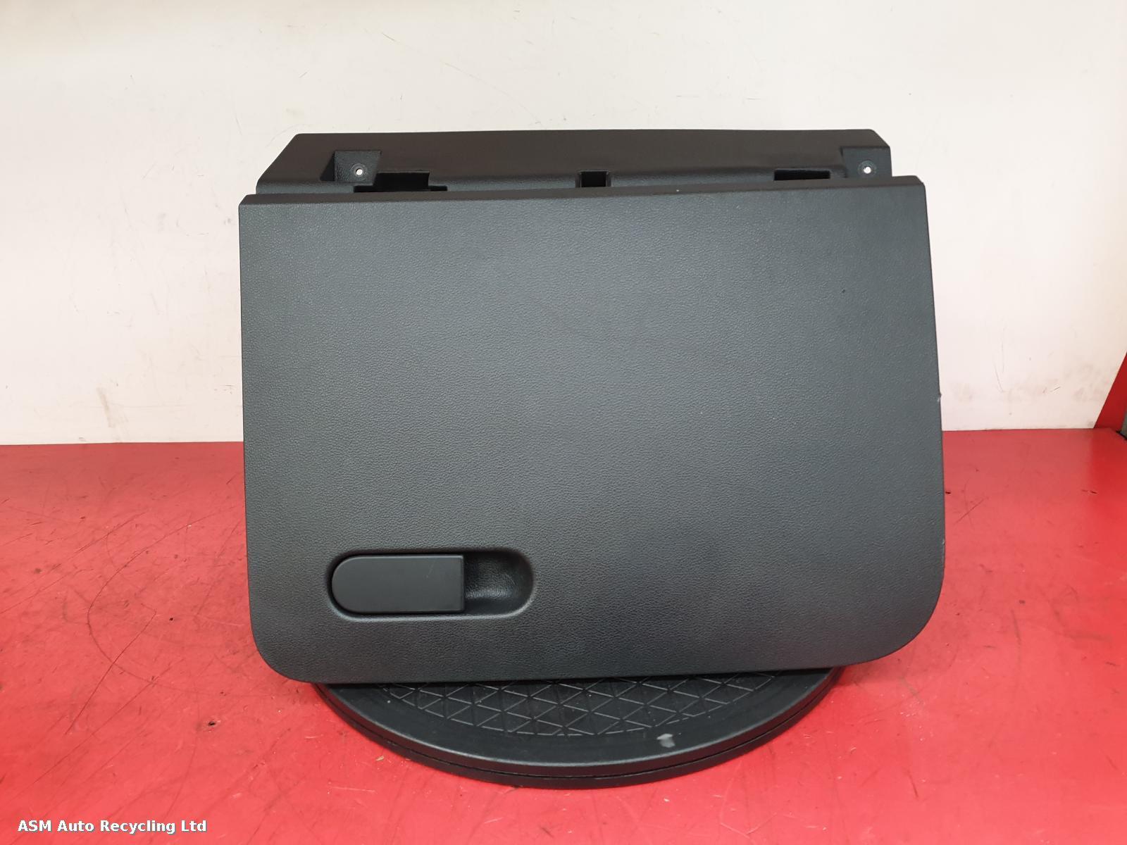 View Auto part Glove Box Volkswagen Beetle 2013