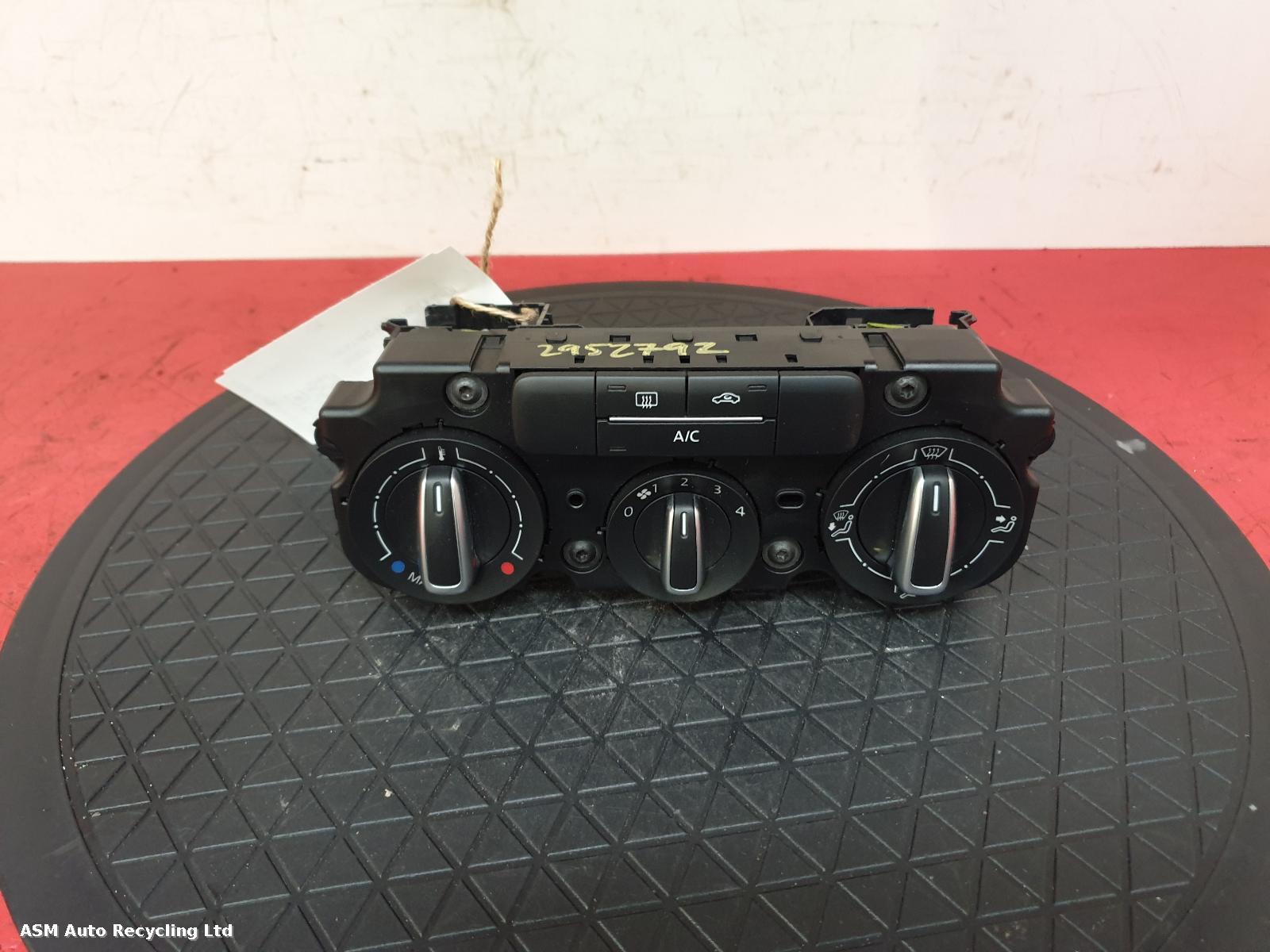 View Auto part Heater/AC Controller Volkswagen Beetle 2013