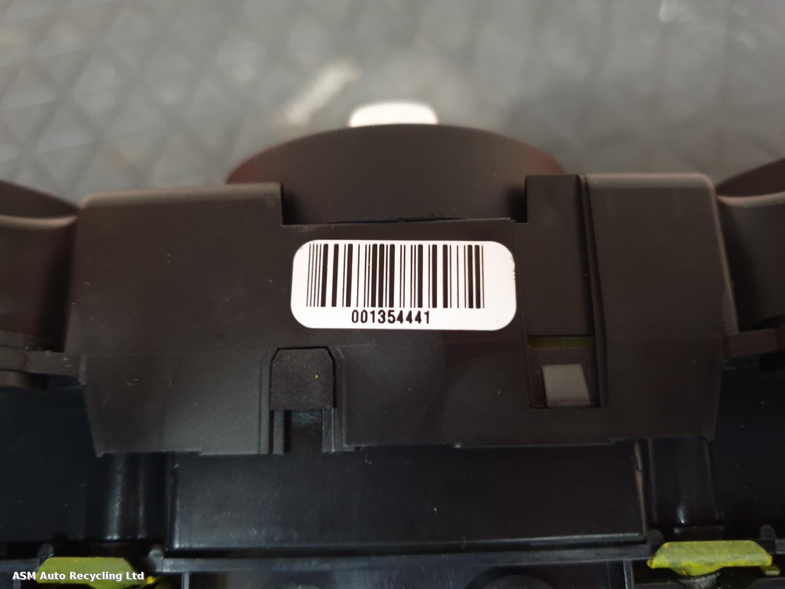 View Auto part Heater/AC Controller Volkswagen Beetle 2013