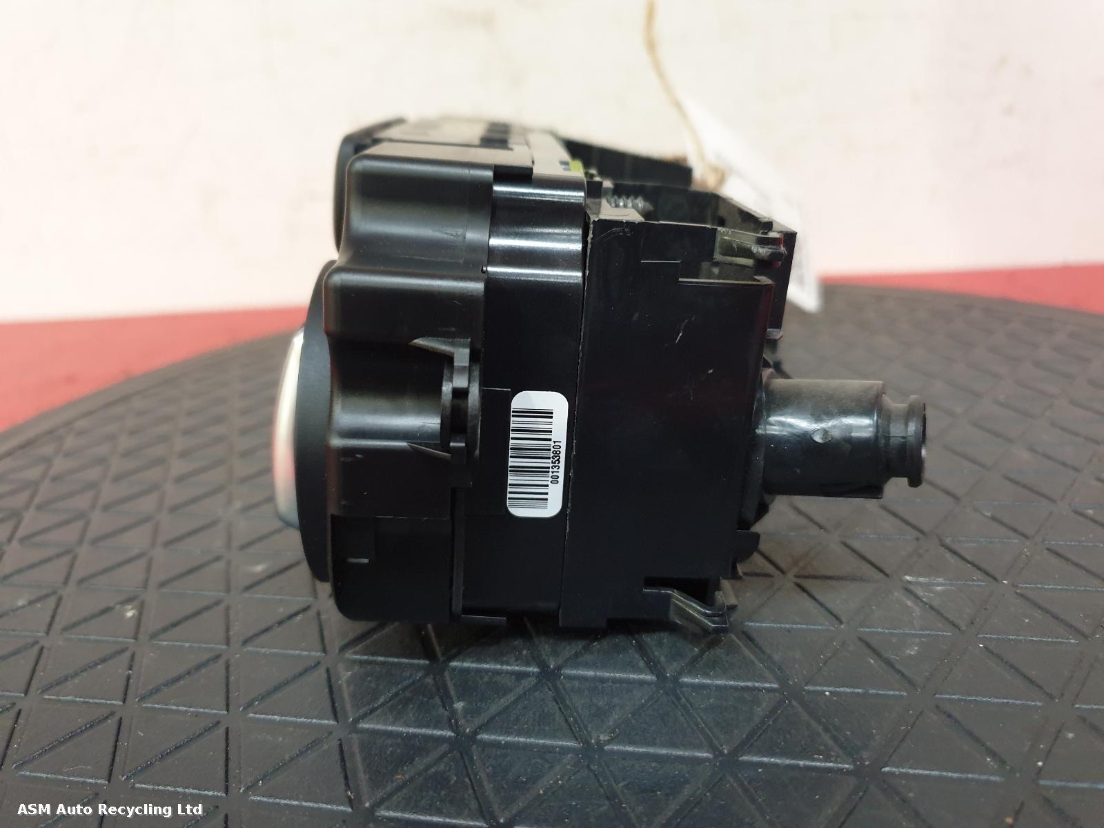 View Auto part Heater/AC Controller Volkswagen Beetle 2013