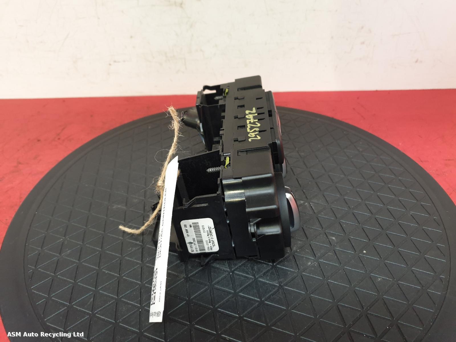 View Auto part Heater/AC Controller Volkswagen Beetle 2013