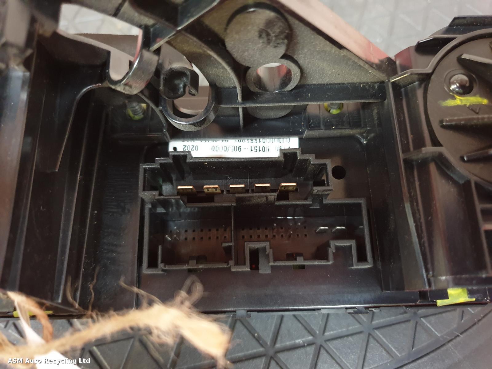 View Auto part Heater/AC Controller Volkswagen Beetle 2013