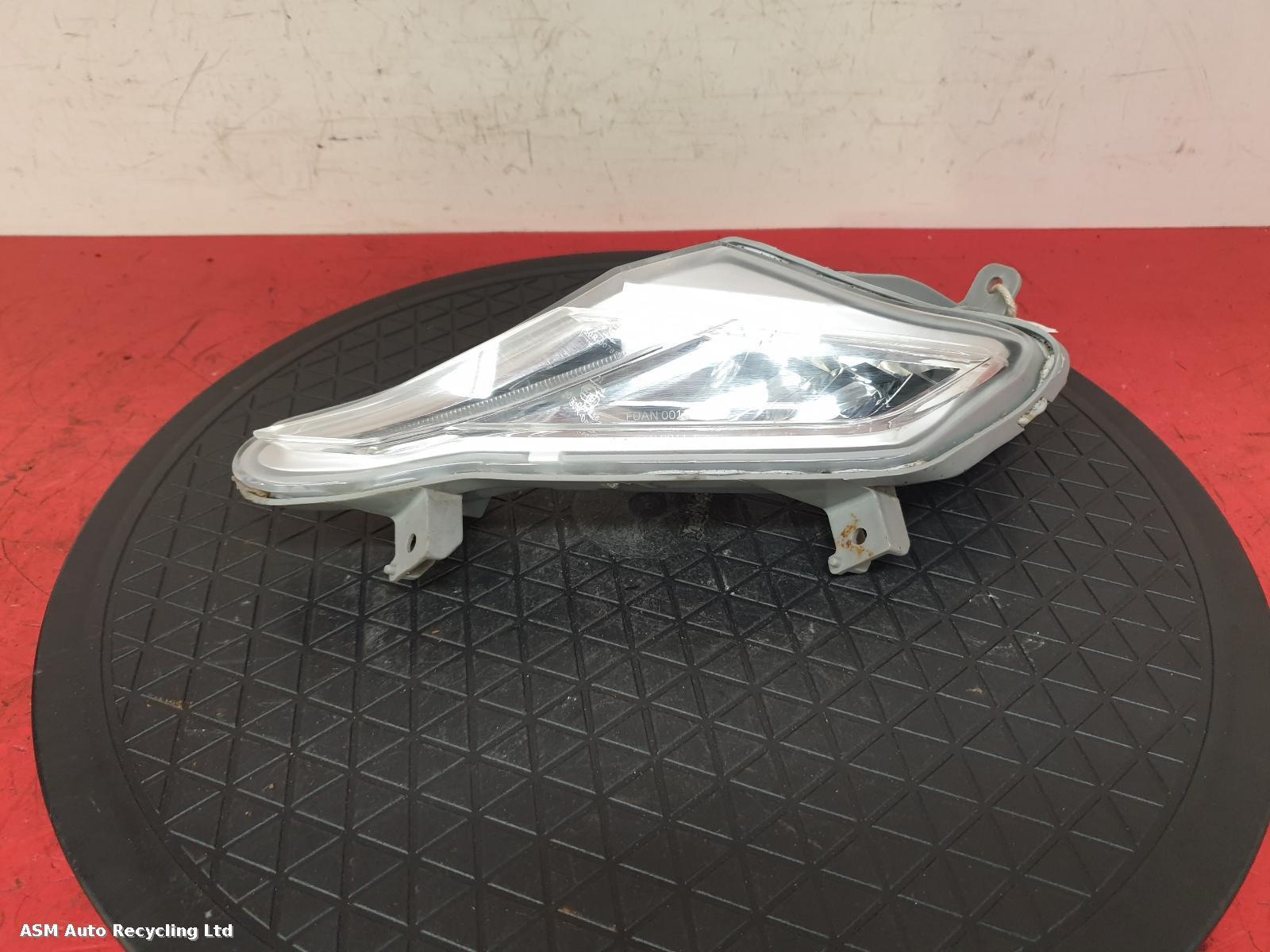 View Auto part L Indicator Light Peugeot Belville 125 Lc Rs 2019