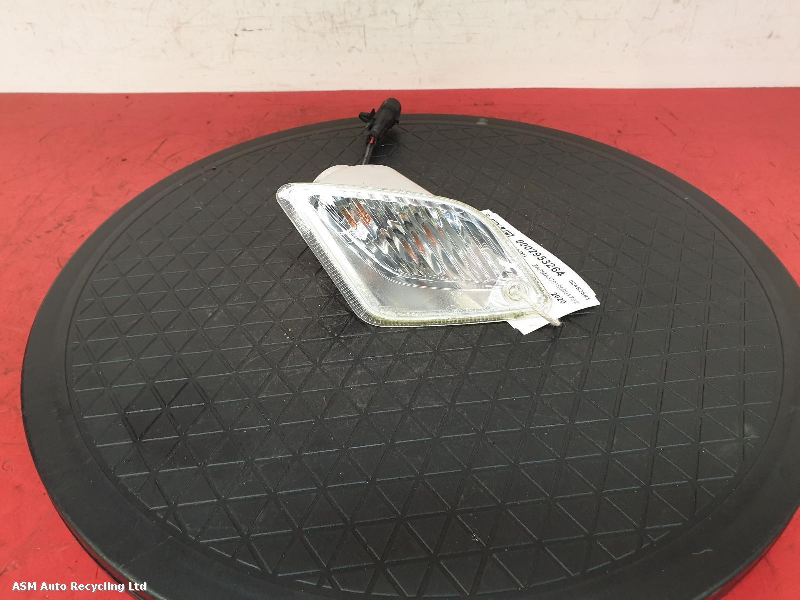 View Auto part L Indicator Light Piaggio Vespa 2020