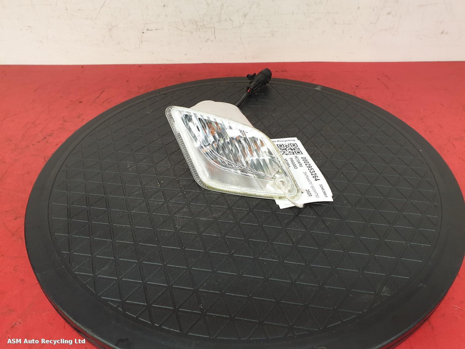 View Auto part L Indicator Light Piaggio Vespa 2020
