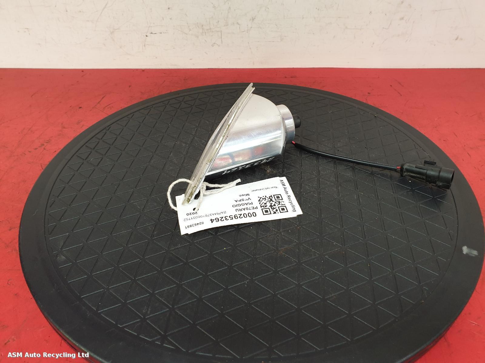 View Auto part L Indicator Light Piaggio Vespa 2020