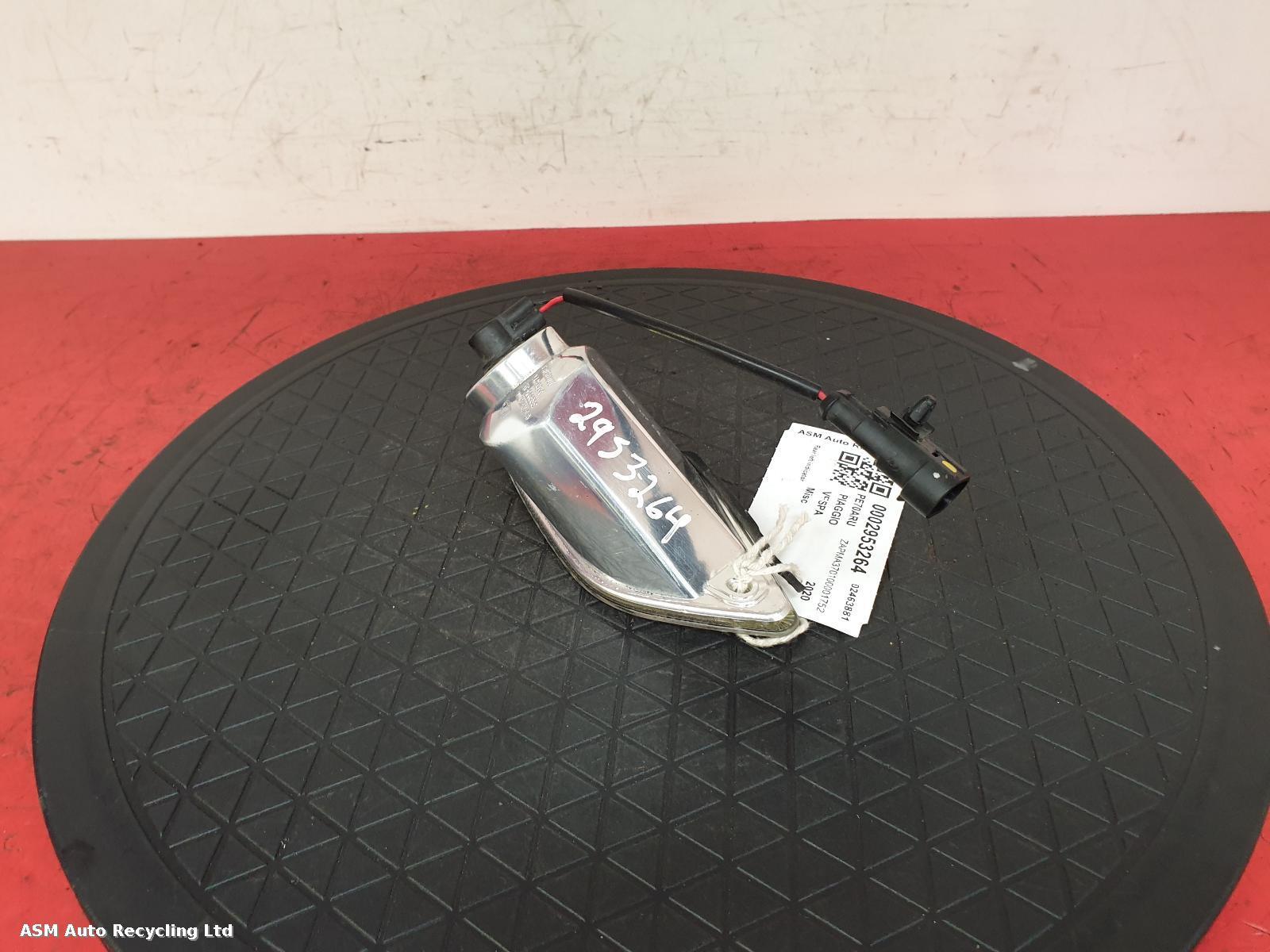 View Auto part L Indicator Light Piaggio Vespa 2020