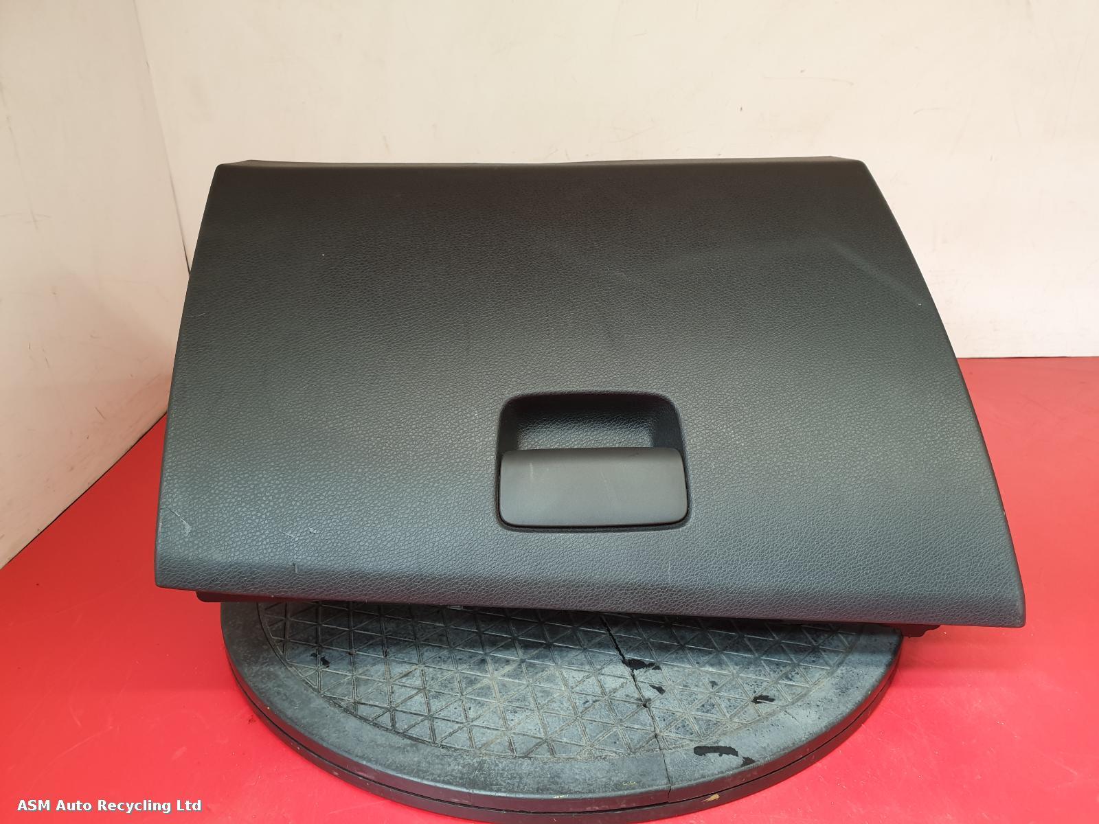 View Auto part Glove Box Mercedes A Class 2017