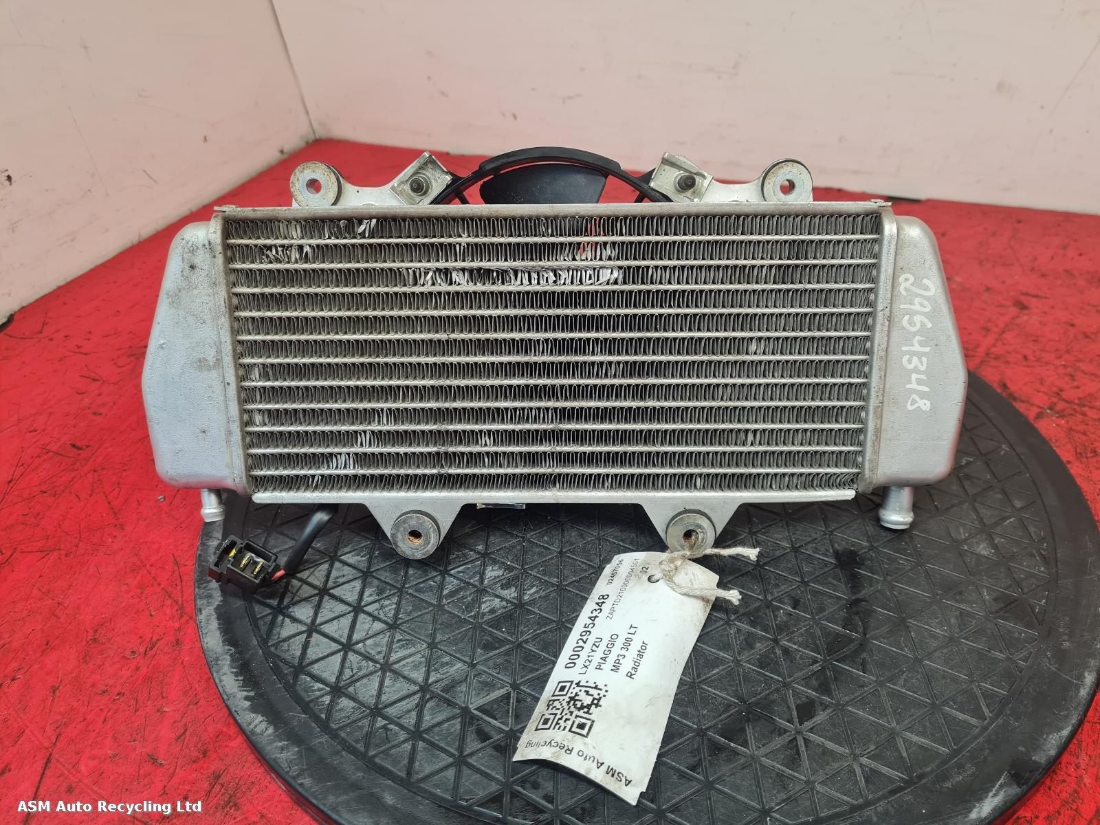 View Auto part Radiator Piaggio Mp3 300 Lt 2021