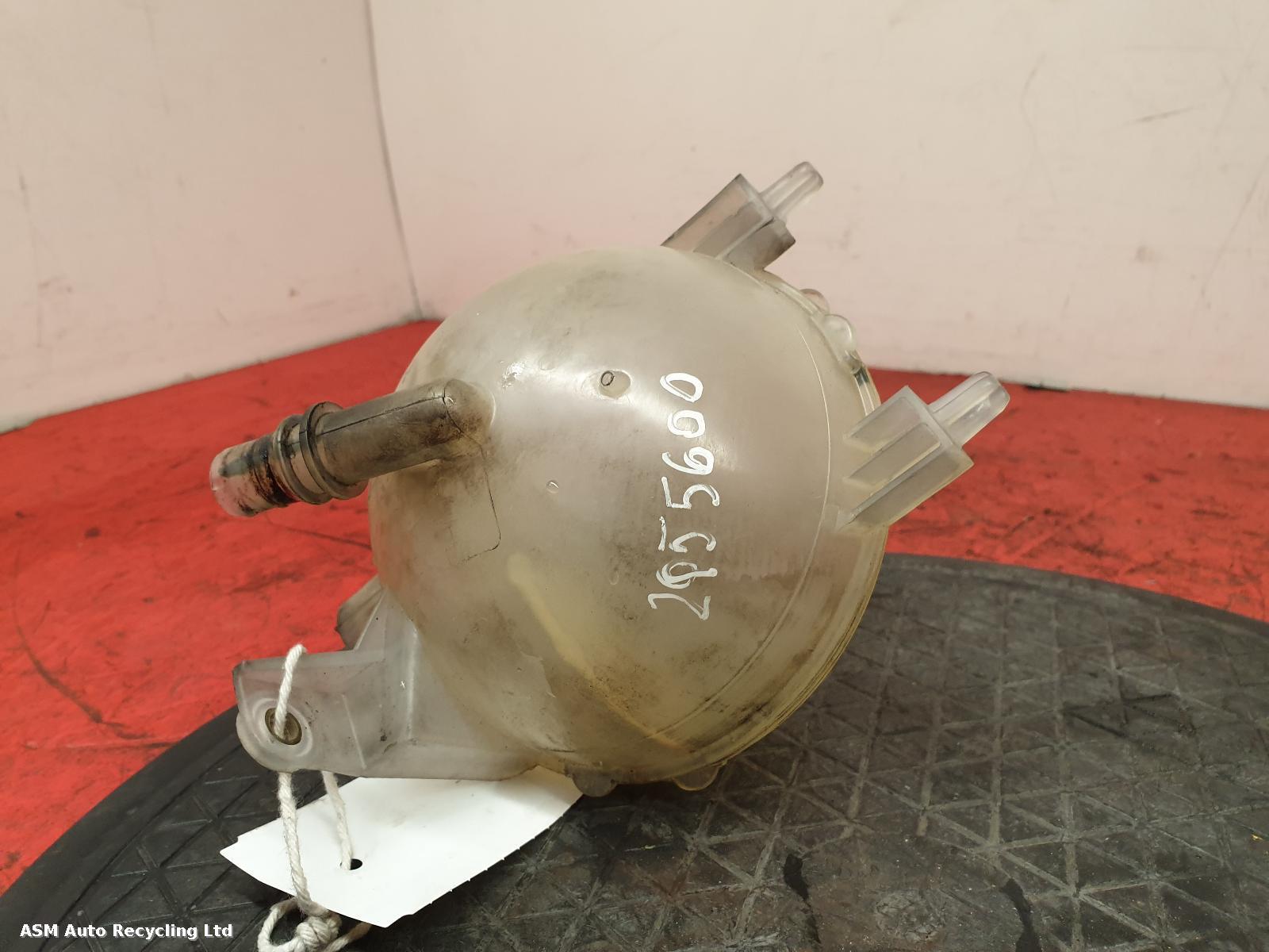 View Auto part Overflow Bottle Peugeot 3008 2010