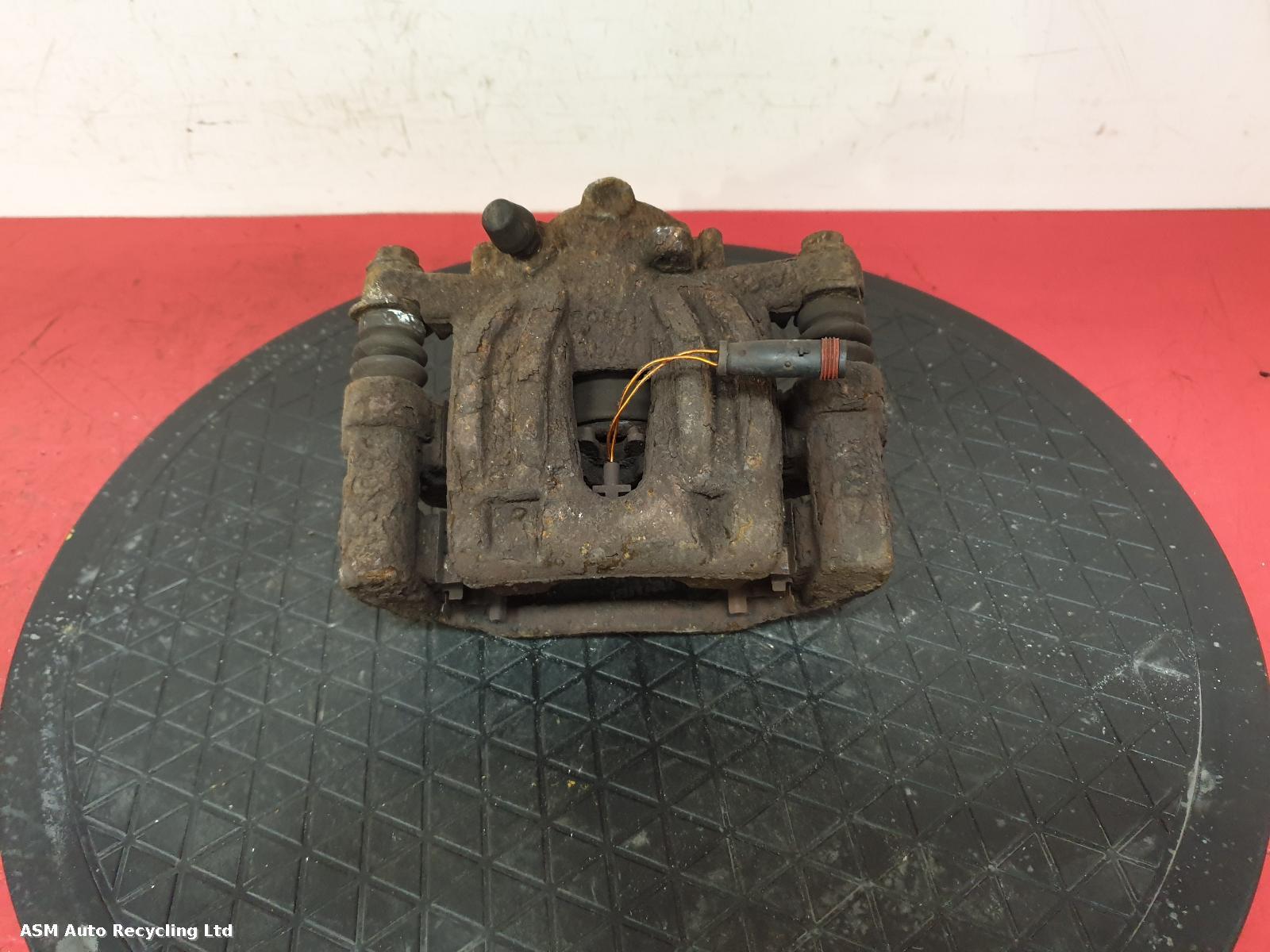 View Auto part Caliper Mercedes Vito 2011