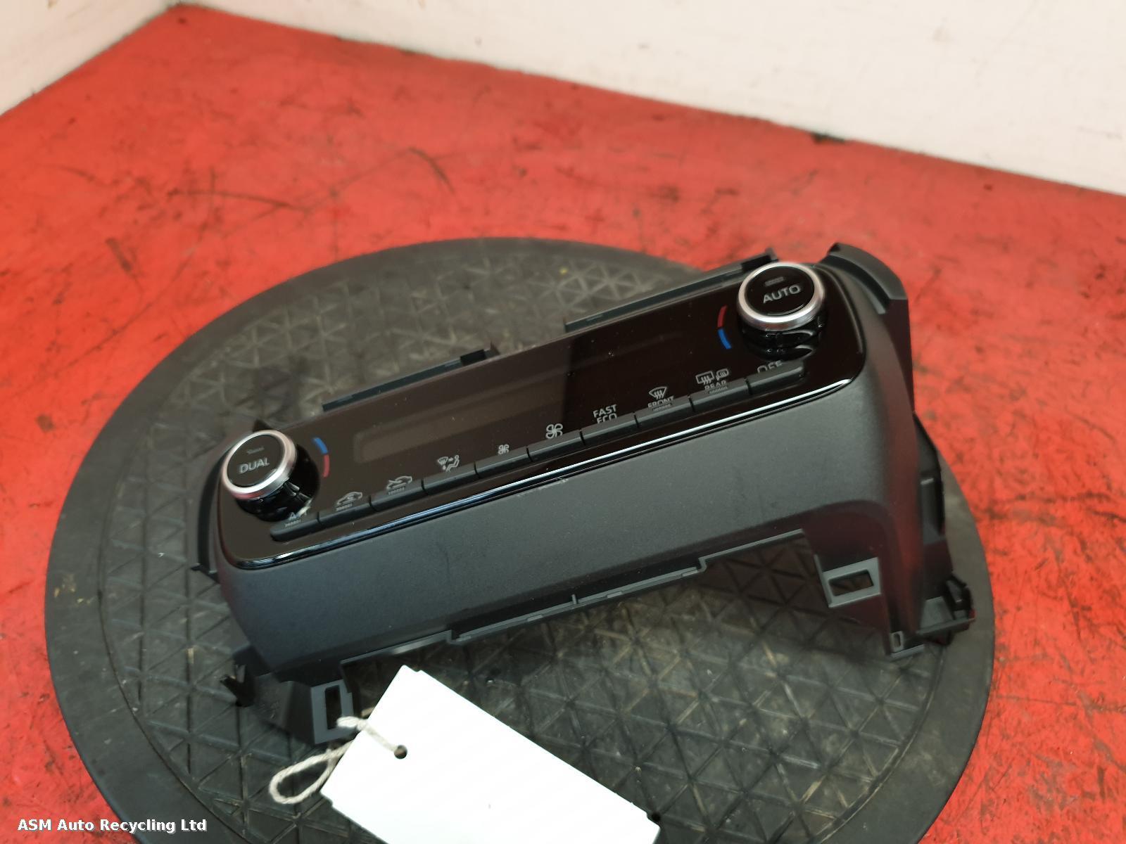 View Auto part Heater/AC Controller Toyota Yaris 2021