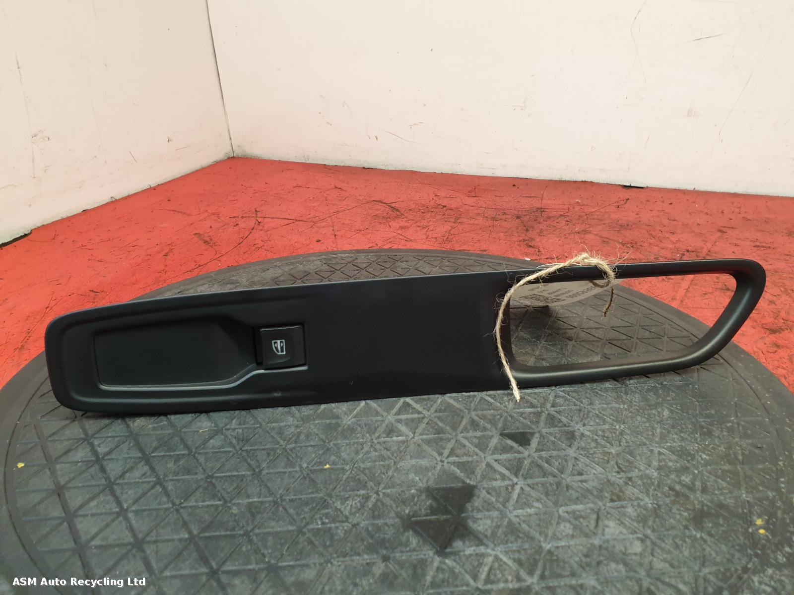View Auto part Elect. Window Switch Renault Clio 2018