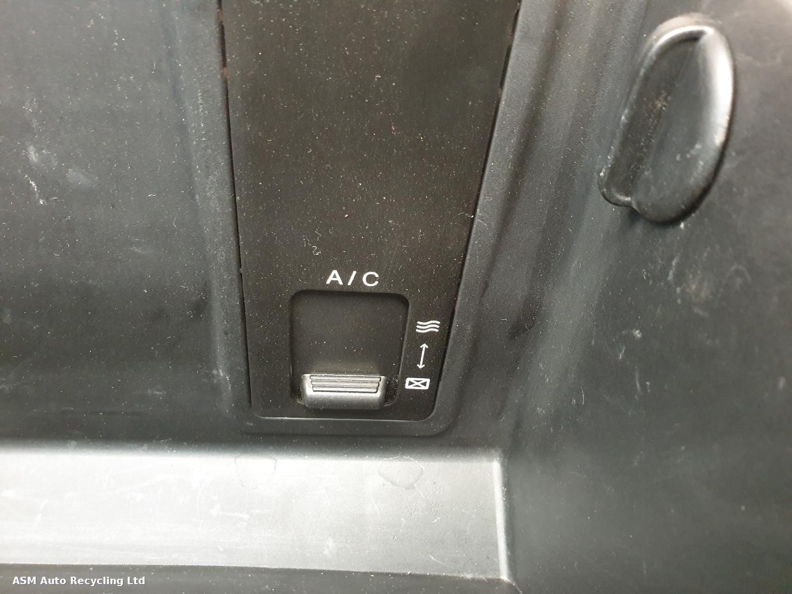 View Auto part Glove Box Hyundai Ix35 2012