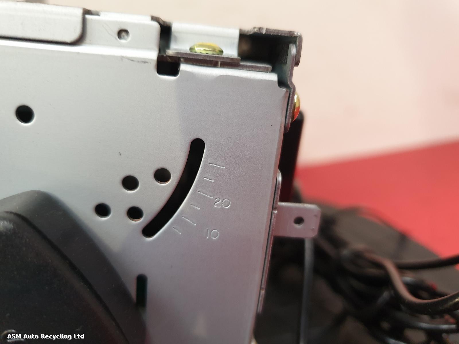 View Auto part CD Changer Hyundai Ix35 2013