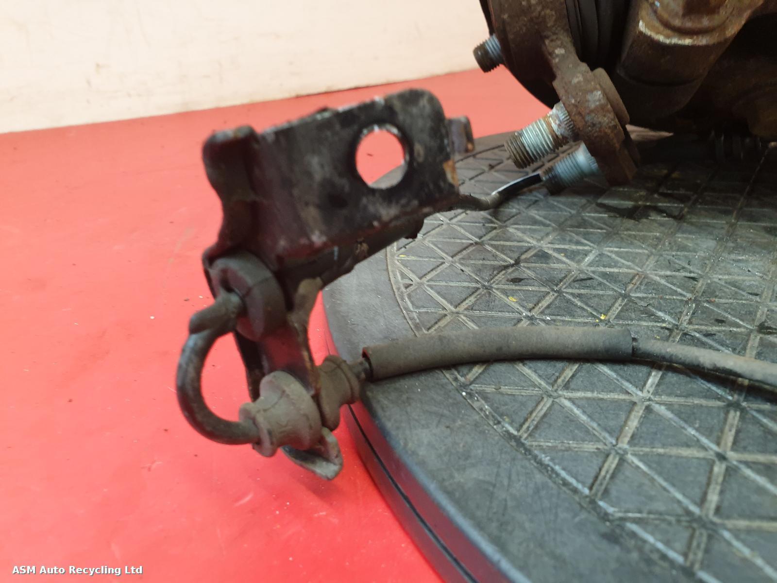 View Auto part LF Hub/Stub Axle Assembly Hyundai Tucson 2016
