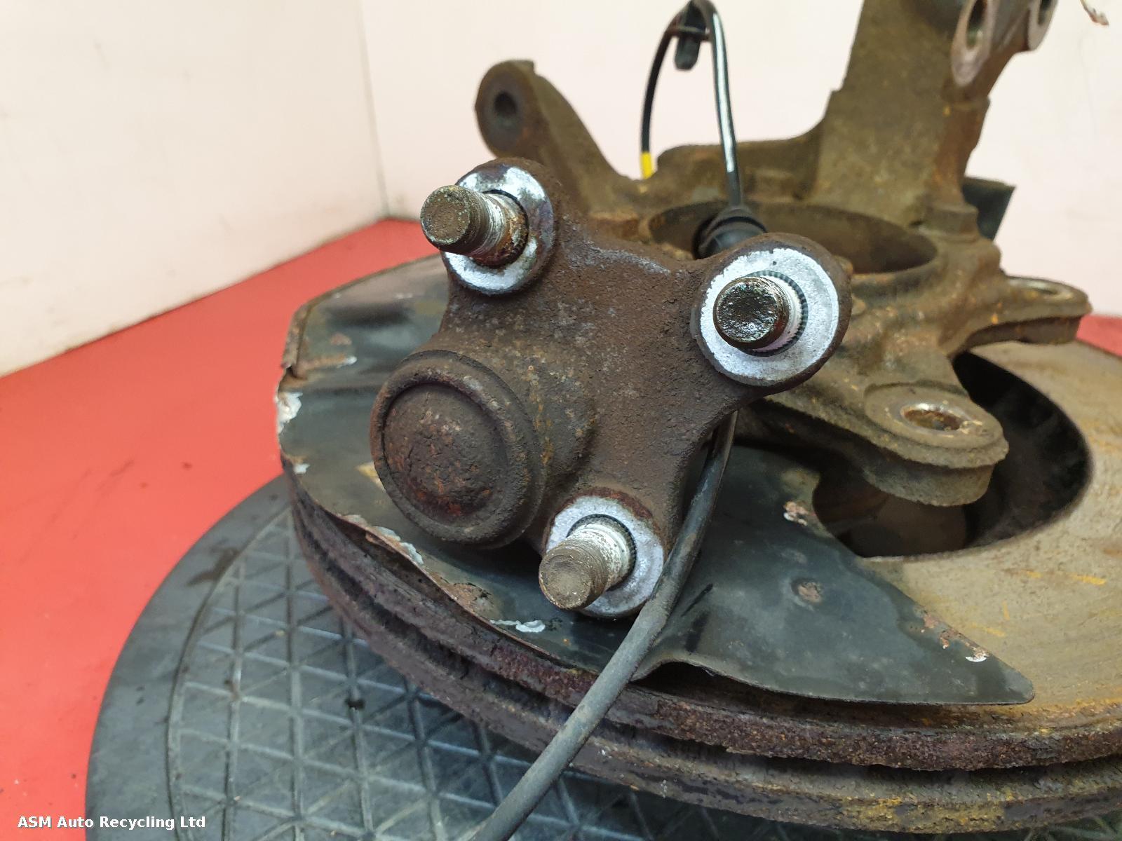 View Auto part LF Hub/Stub Axle Assembly Hyundai Tucson 2016