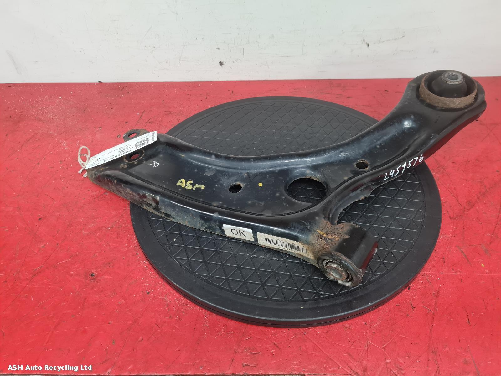 View Auto part RF Lower Control Arm Hyundai Tucson 2016