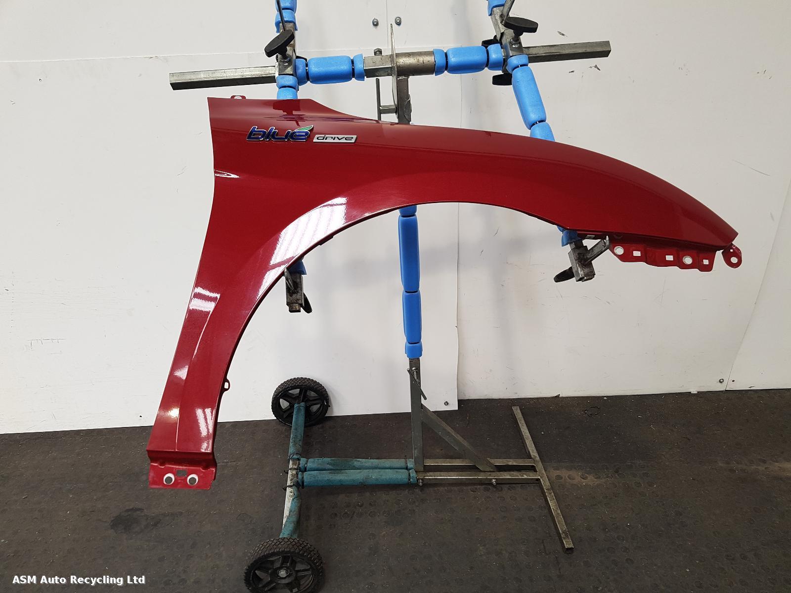 View Auto part R Wing Hyundai I40 2013