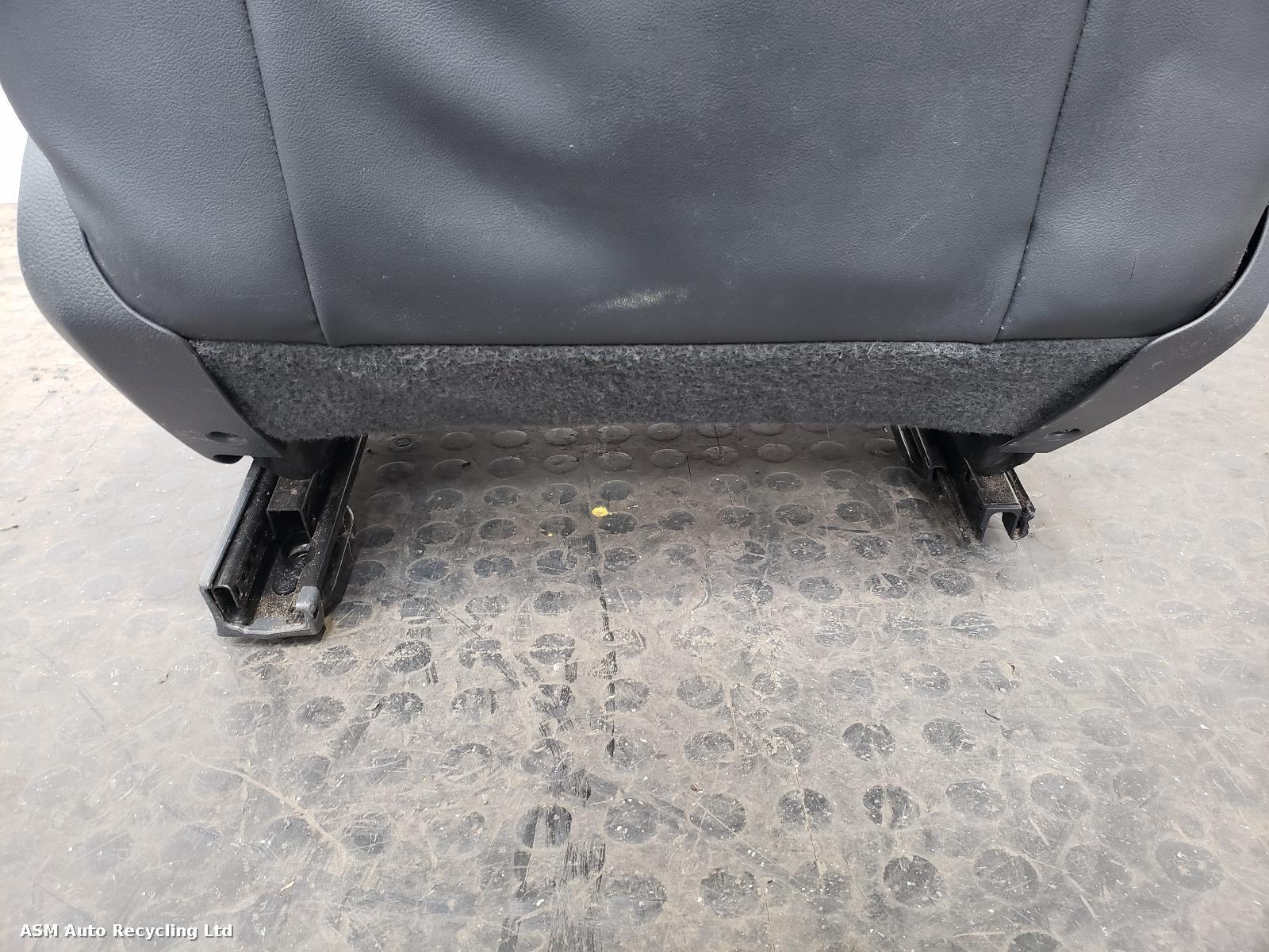 View Auto part Front Seat Ford Ranger 2014