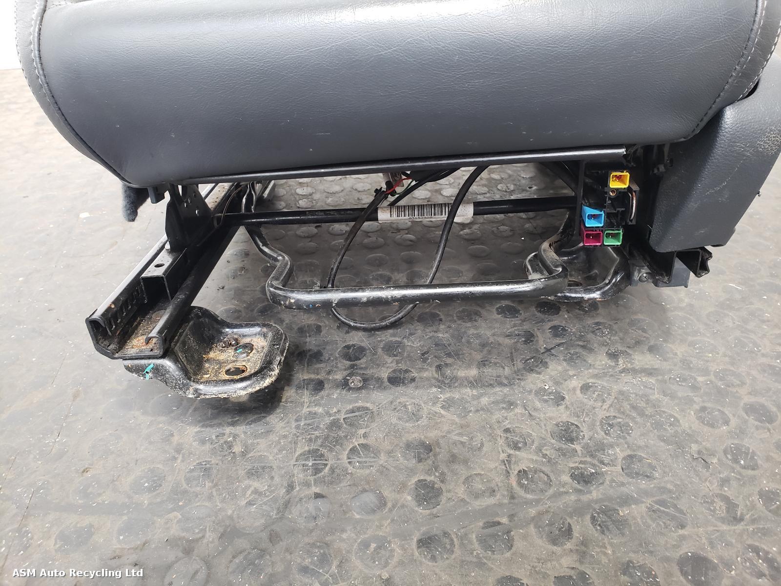 View Auto part Front Seat Ford Ranger 2014